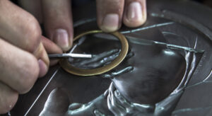 Medaille proserpine Nicolas Salagnac mof 10a© Matthieu Cellard 1 300x164