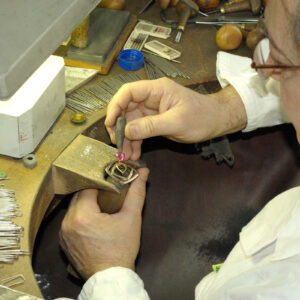 Sertisseur MOF Photo Jean Sebastien Lamour 1 300x300